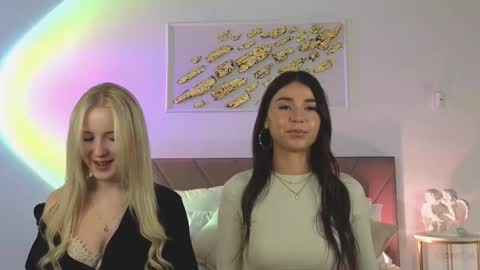 Snapshot of violetta_finch chatting on October 5, 2025, 11:52 am violetta_finch online show from October 5, 2025, 11:52 am