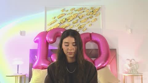 Snapshot of violetta_finch chatting on October 26, 2025, 10:43 am violetta_finch online show from October 26, 2025, 10:43 am