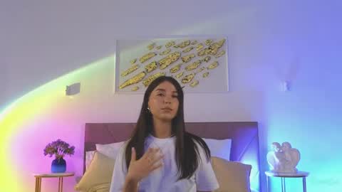 Snapshot of violetta_finch chatting on May 22, 2026, 10:32 am violetta_finch online show from May 22, 2026, 10:32 am