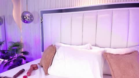 Snapshot of violettacolinss chatting on March 14, 2026, 11:37 am violettacolinss online show from March 14, 2026, 11:37 am