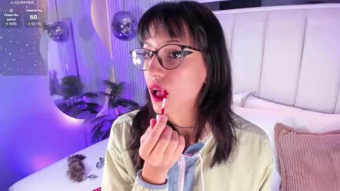 Snapshot of violettacolinss chatting on March 21, 2026, 11:48 am violettacolinss online show from March 21, 2026, 11:48 am