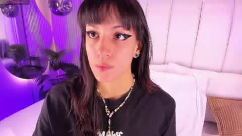 Snapshot of violettacolinss chatting on April 16, 2026, 11:33 am violettacolinss online show from April 16, 2026, 11:33 am