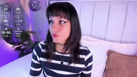 Snapshot of violettacolinss chatting on May 2, 2026, 11:37 am violettacolinss online show from May 2, 2026, 11:37 am