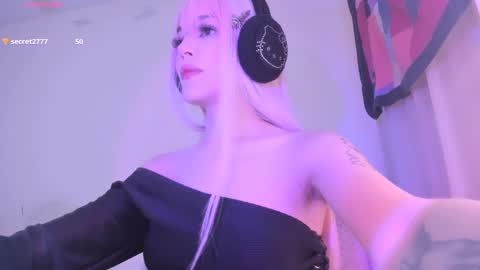 Snapshot of violettbones chatting on January 10, 2025, 7:04 am Violett online show from January 10, 2025, 7:04 am