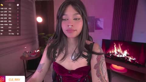 JULIE UWU online show from September 16, 2025, 5:47 pm