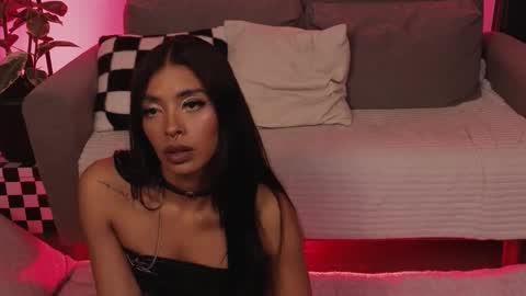 Violet online show from November 8, 2025, 12:33 am