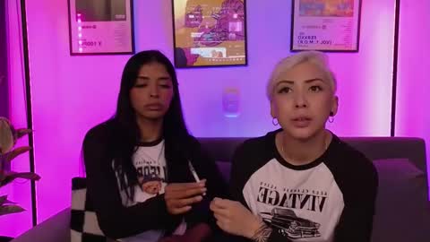 Snapshot of violettgrey_ chatting on February 17, 2026, 12:40 am Violet online show from February 17, 2026, 12:40 am