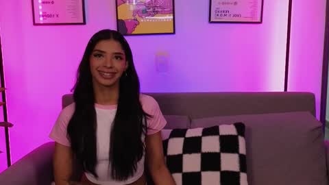 Snapshot of violettgrey_ chatting on February 19, 2026, 1:45 am Violet online show from February 19, 2026, 1:45 am