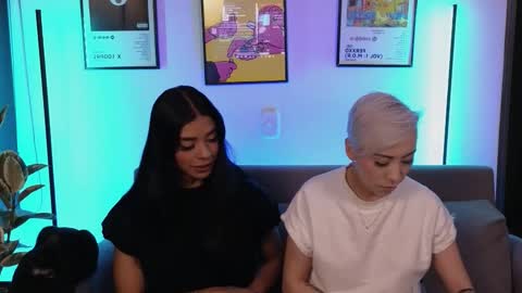 Snapshot of violettgrey_ chatting on February 22, 2026, 12:34 am Violet online show from February 22, 2026, 12:34 am