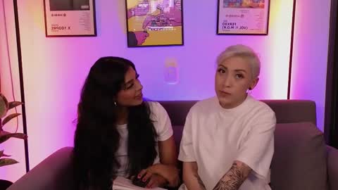 Snapshot of violettgrey_ chatting on February 24, 2026, 1:36 am Violet online show from February 24, 2026, 1:36 am