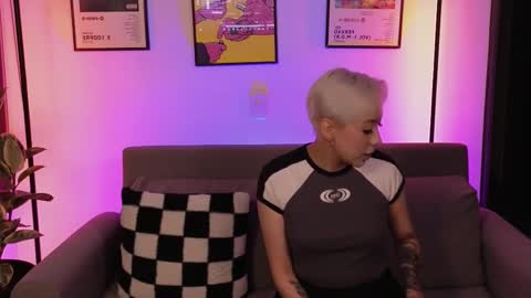 Snapshot of violettgrey_ chatting on February 25, 2026, 1:15 am Violet online show from February 25, 2026, 1:15 am