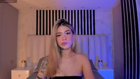 Snapshot of violetthansson chatting on June 20, 2026, 11:13 am Violett online show from June 20, 2026, 11:13 am