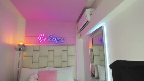 VioletthaRous online show from February 18, 2025, 4:04 am