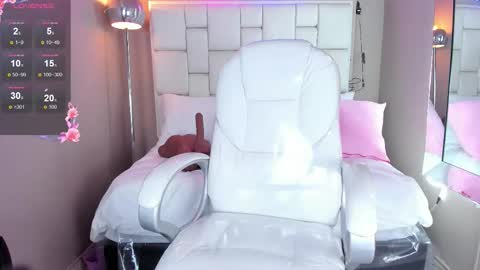 VioletthaRous online show from October 21, 2025, 10:43 pm