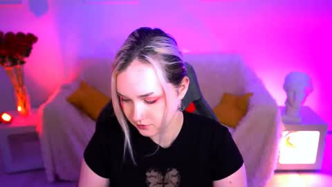 Violett online show from June 2, 2026, 8:05 am