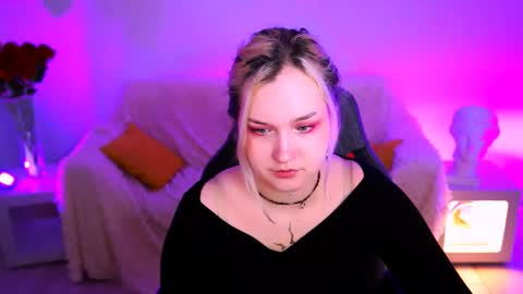 Violett online show from June 3, 2026, 8:06 am