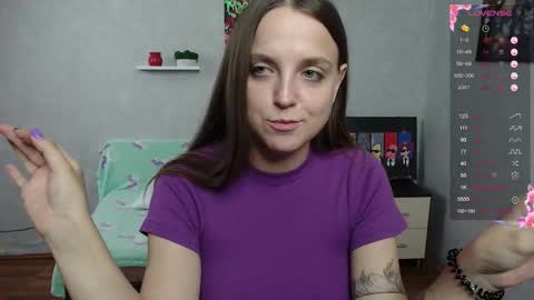 Snapshot of violetwin chatting on September 17, 2025, 2:08 pm Violet online show from September 17, 2025, 2:08 pm