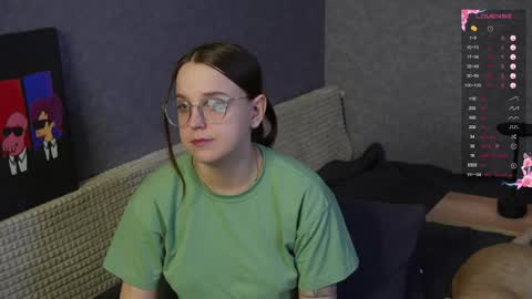 Violet online show from April 3, 2026, 5:00 pm