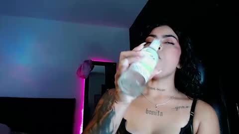 Snapshot of violetwitch05 chatting on November 22, 2025, 4:33 am Violet online show from November 22, 2025, 4:33 am