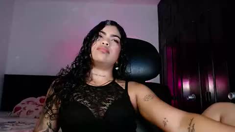 Snapshot of violetwitch05 chatting on November 28, 2025, 4:59 am Violet online show from November 28, 2025, 4:59 am