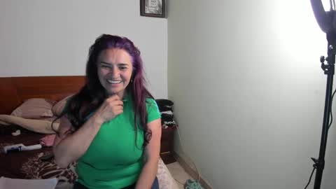 violleeet_ online show from December 16, 2025, 5:12 am