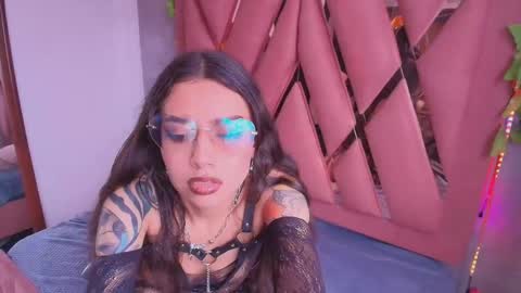 Snapshot of viollettaa_ chatting on September 17, 2025, 7:04 pm Violetta online show from September 17, 2025, 7:04 pm