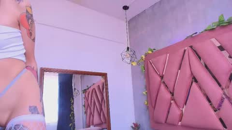 Snapshot of viollettaa_ chatting on September 22, 2025, 6:54 pm Violetta online show from September 22, 2025, 6:54 pm