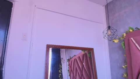 Snapshot of viollettaa_ chatting on September 25, 2025, 6:55 pm Violetta online show from September 25, 2025, 6:55 pm