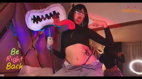 Snapshot of viollettaa_ chatting on November 3, 2025, 6:53 pm Violetta online show from November 3, 2025, 6:53 pm