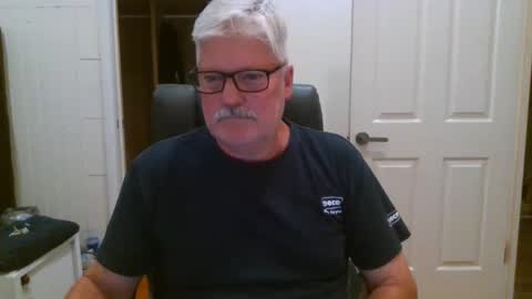 Snapshot of viper654321 chatting on September 18, 2025, 7:43 am viper654321 online show from September 18, 2025, 7:43 am