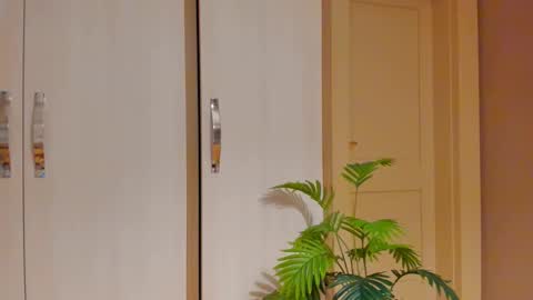 Snapshot of viraglow chatting on November 17, 2025, 4:46 pm viraglow online show from November 17, 2025, 4:46 pm