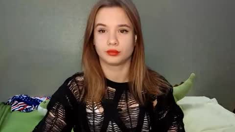 Snapshot of virgiehackney chatting on October 18, 2025, 10:05 am Mia online show from October 18, 2025, 10:05 am