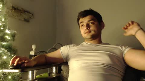 Snapshot of virgil____ chatting on December 23, 2024, 1:40 am virgil____ online show from December 23, 2024, 1:40 am