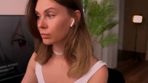 Snapshot of virtual_muse_bc chatting on September 13, 2025, 8:03 am virtual_muse_bc online show from September 13, 2025, 8:03 am