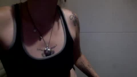 Snapshot of vitatattoo chatting on November 19, 2025, 3:06 am Vita online show from November 19, 2025, 3:06 am