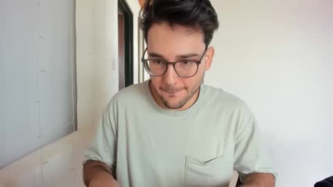 Vito Ferrer online show from December 17, 2025, 2:12 pm