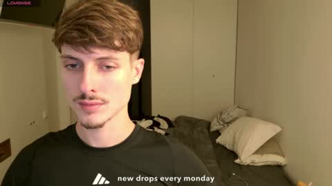 vitoraugustoxxx online show from June 20, 2026, 8:11 pm