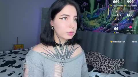 Snapshot of vivi__squirrel chatting on October 22, 2025, 11:43 am Vivi online show from October 22, 2025, 11:43 am