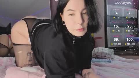 Snapshot of vivi__squirrel chatting on February 5, 2026, 5:45 am Vivi online show from February 5, 2026, 5:45 am