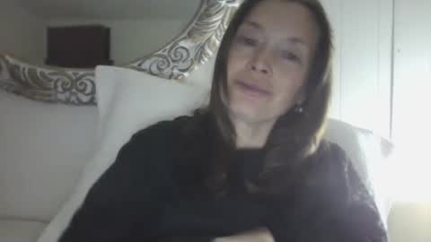 Snapshot of vivi_bee chatting on September 21, 2025, 1:18 am vivian online show from September 21, 2025, 1:18 am