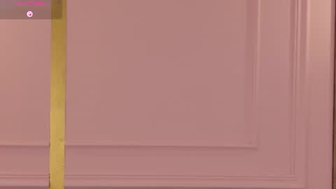 Snapshot of vivi_west chatting on June 20, 2026, 6:22 pm vivi_west online show from June 20, 2026, 6:22 pm
