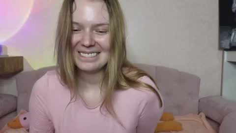 vivian_alison online show from May 15, 2026, 6:48 pm