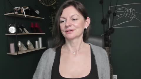 Snapshot of vivian_dream chatting on October 16, 2025, 6:25 am Vivian online show from October 16, 2025, 6:25 am