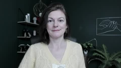 Snapshot of vivian_dream chatting on May 11, 2026, 5:46 am Vivian online show from May 11, 2026, 5:46 am