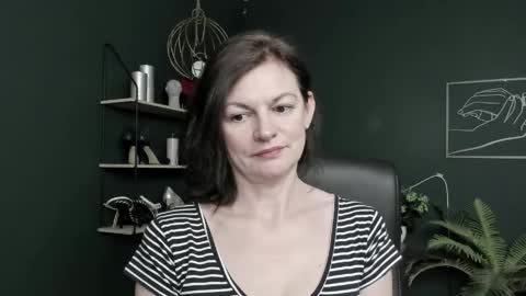 Snapshot of vivian_dream chatting on May 26, 2026, 5:58 am Vivian online show from May 26, 2026, 5:58 am
