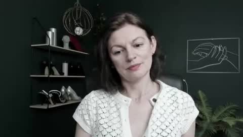 Snapshot of vivian_dream chatting on June 10, 2026, 6:34 am Vivian online show from June 10, 2026, 6:34 am