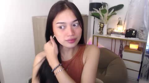 Snapshot of vivian_roberts chatting on September 21, 2025, 11:17 pm Vivian online show from September 21, 2025, 11:17 pm