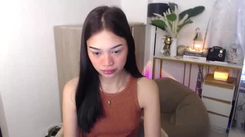 Snapshot of vivian_roberts chatting on September 23, 2025, 1:19 am Vivian online show from September 23, 2025, 1:19 am