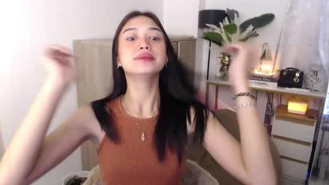 Snapshot of vivian_roberts chatting on September 24, 2025, 1:20 am Vivian online show from September 24, 2025, 1:20 am