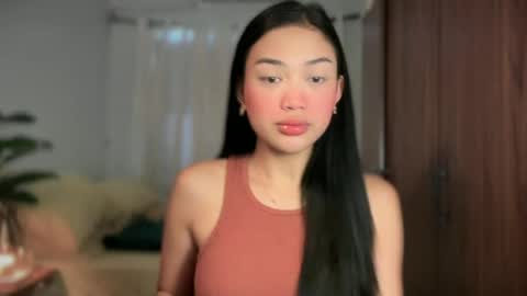 Snapshot of vivian_roberts chatting on June 15, 2026, 12:35 am Vivian online show from June 15, 2026, 12:35 am